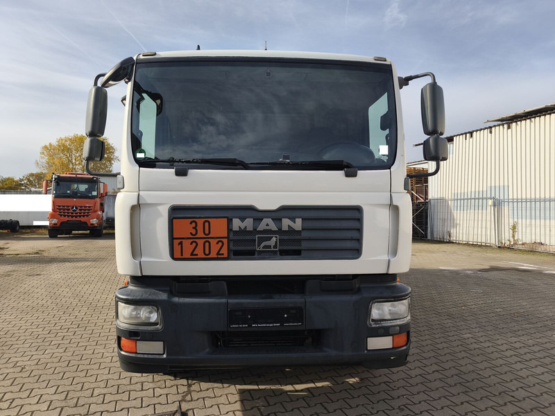 MAN TGM 18.240 12.400 l - شاحنة صهريج: صور 3 MAN TGM 18.240 12.400 l - شاحنة صهريج: صور 3