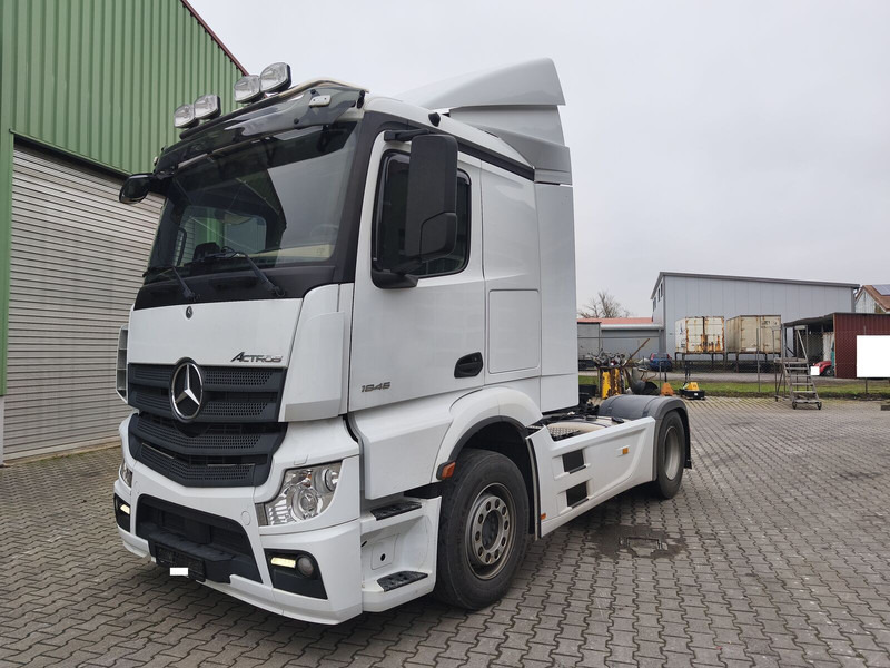Mercedes-Benz Actros 1845 - شاحنة جرار: صور 1 Mercedes-Benz Actros 1845 - شاحنة جرار: صور 1