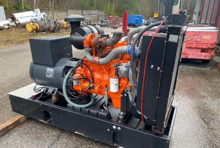 Diversen ECP34 2S4 - Iveco Engine,126kVA,New oils, filters, Mecc Alte ECP34 2S4 - مجموعة المولدات: صور 2 Diversen ECP34 2S4 - Iveco Engine,126kVA,New oils, filters, Mecc Alte ECP34 2S4 - مجموعة المولدات: صور 2