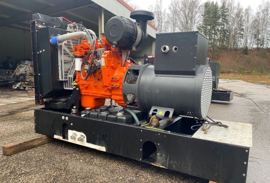 Diversen ECP34 2S4 - Iveco Engine,126kVA,New oils, filters, Mecc Alte ECP34 2S4 - مجموعة المولدات: صور 1 Diversen ECP34 2S4 - Iveco Engine,126kVA,New oils, filters, Mecc Alte ECP34 2S4 - مجموعة المولدات: صور 1