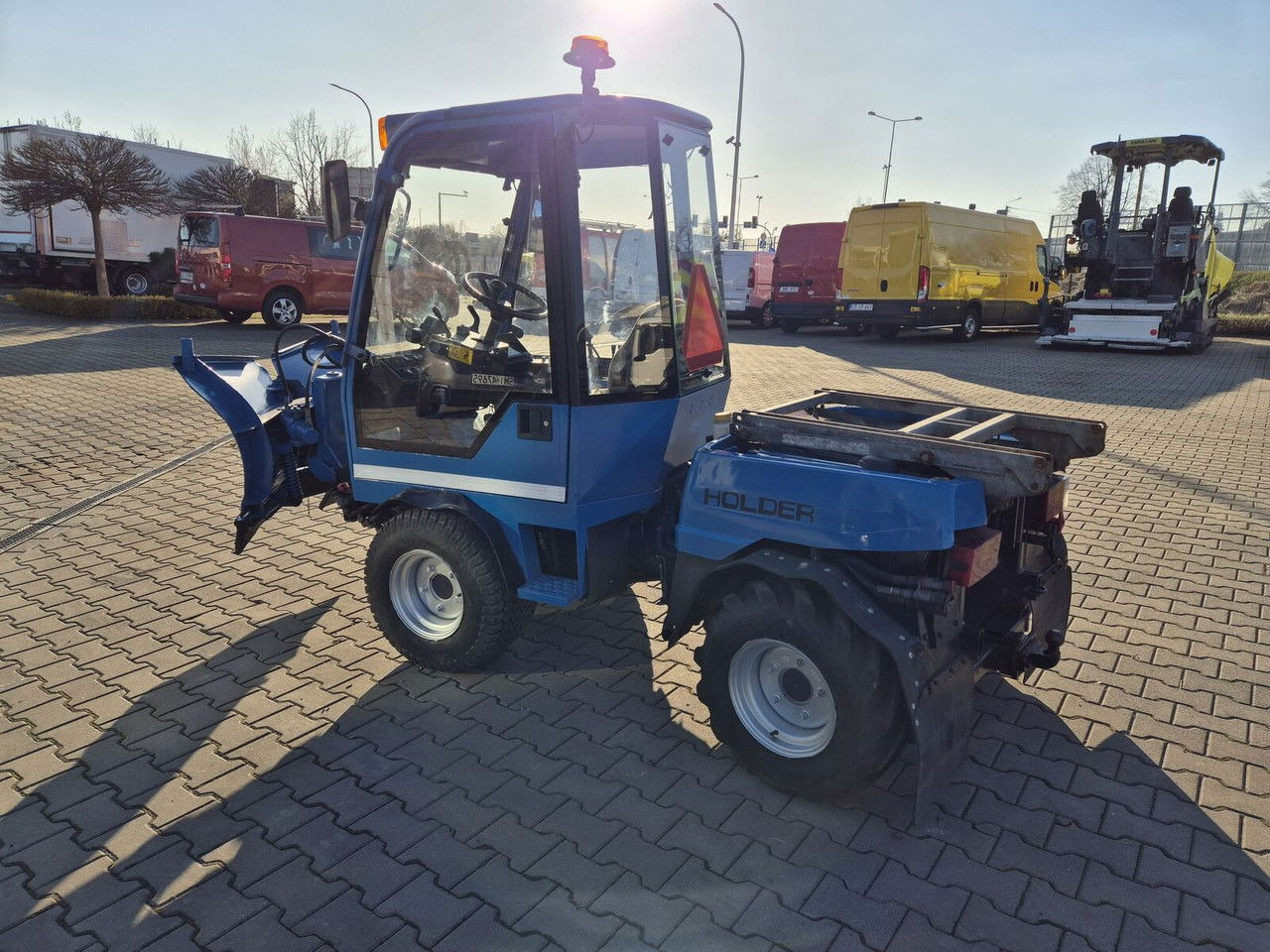 HOLDER C245 4WD / Tool carrier / Snow plow / PTO Front AN D Rear / 4X4 / إيجار HOLDER C245 4WD / Tool carrier / Snow plow / PTO Front AN D Rear / 4X4 /: صور 12 HOLDER C245 4WD / Tool carrier / Snow plow / PTO Front AN D Rear / 4X4 / إيجار HOLDER C245 4WD / Tool carrier / Snow plow / PTO Front AN D Rear / 4X4 /: صور 12