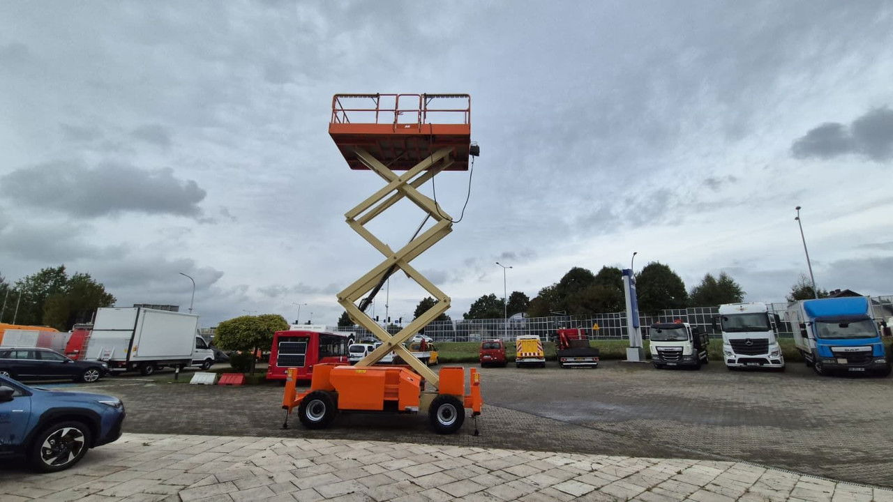 JLG 3394RT / 4X4 / 1 Owner - رافعات مقصية: صور 3 JLG 3394RT / 4X4 / 1 Owner - رافعات مقصية: صور 3