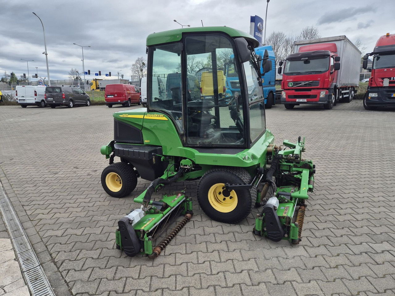John Deere 1905 4WD / 2010 / Serviced / Cabin - جزازة المروج: صور 5 John Deere 1905 4WD / 2010 / Serviced / Cabin - جزازة المروج: صور 5