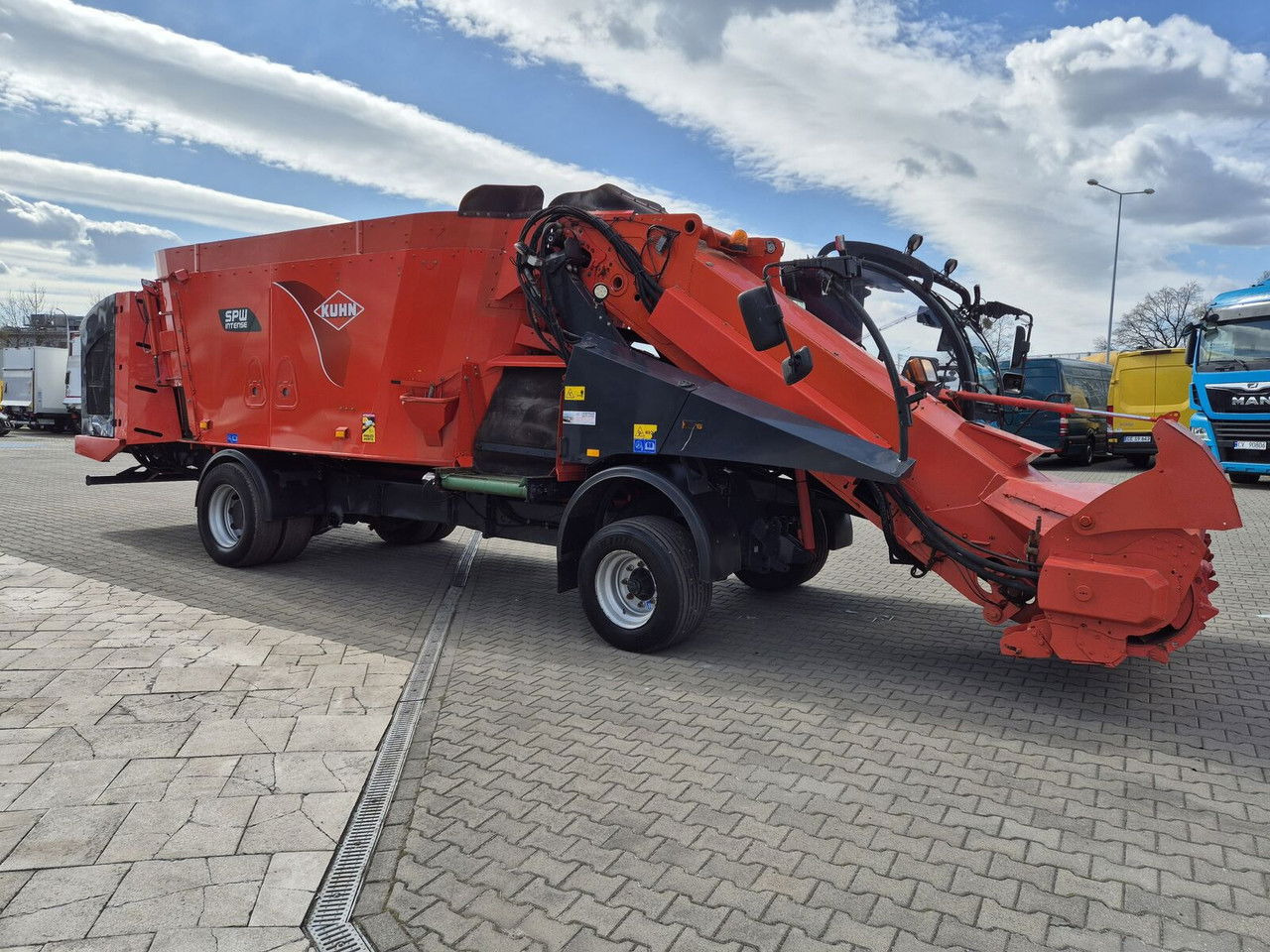 Kuhn SPW 22 Intense /feed wagon/ 1 Owner / NEW Service SPW 22 Intense /feed wago - آلة خلط وتوزيع الأعلاف: صور 1 Kuhn SPW 22 Intense /feed wagon/ 1 Owner / NEW Service SPW 22 Intense /feed wago - آلة خلط وتوزيع الأعلاف: صور 1