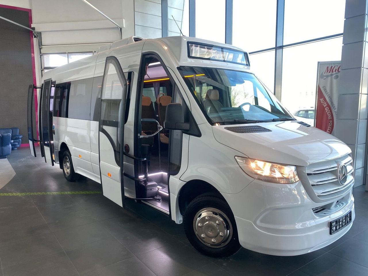 Mercedes-Benz Sprinter 517 - حافلة صغيرة, ميكروباص: صور 1 Mercedes-Benz Sprinter 517 - حافلة صغيرة, ميكروباص: صور 1