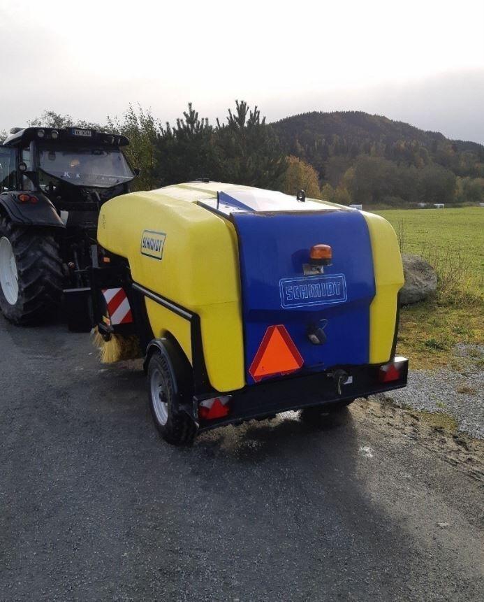 SCHMIDT TSS 122, Like NEW - سياره كنس شوارع: صور 3 SCHMIDT TSS 122, Like NEW - سياره كنس شوارع: صور 3