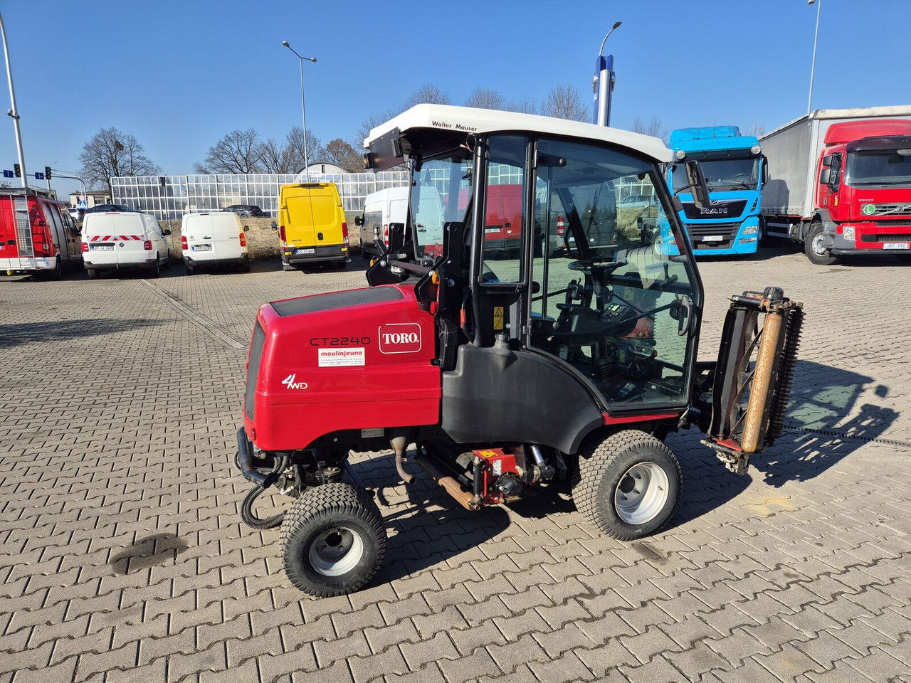 Toro CT2240 / 4WD / Like NEW / Only 1681MTH - جزازة المروج: صور 3 Toro CT2240 / 4WD / Like NEW / Only 1681MTH - جزازة المروج: صور 3