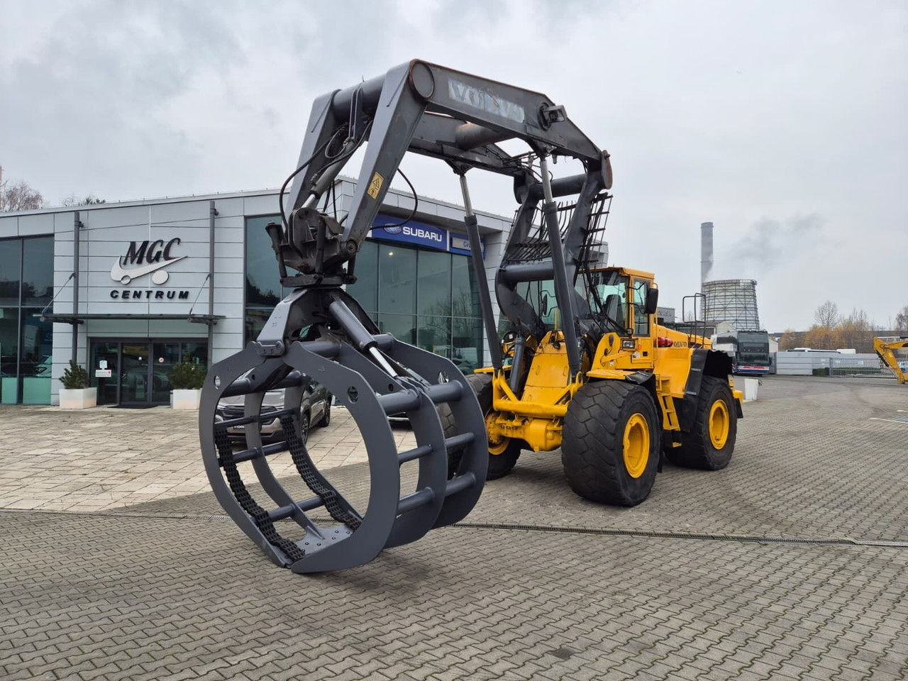 VOLVO L180 E / 4WD / 1 Owner / Wood LOG - اللودر بعجل: صور 3 VOLVO L180 E / 4WD / 1 Owner / Wood LOG - اللودر بعجل: صور 3