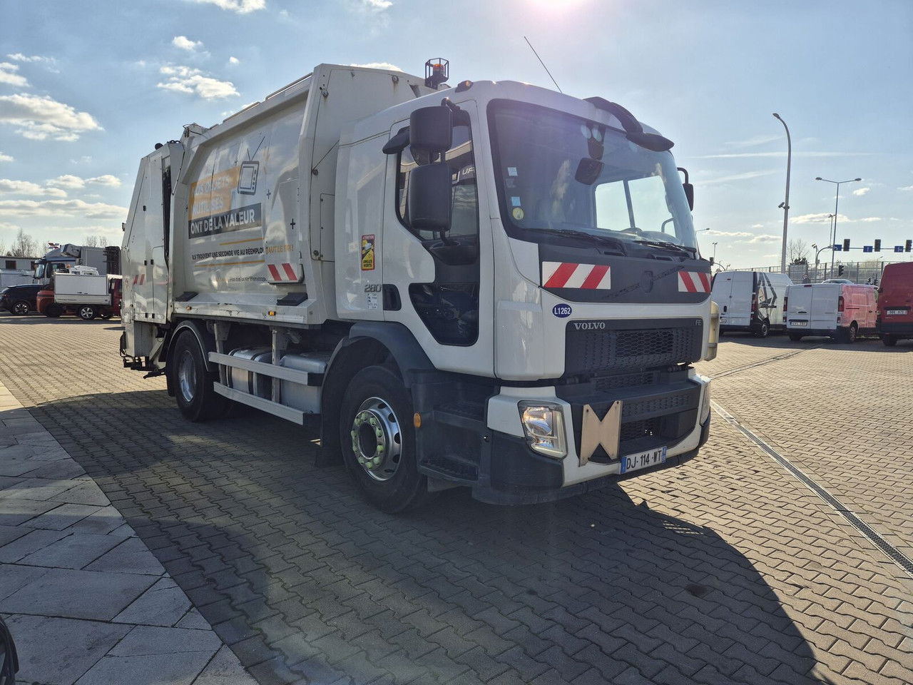 VOLVO Volvo FE 280 13M3 / Geesinknorba / Euro 6 / 3 Seats - شاحنة القمامة: صور 2 VOLVO Volvo FE 280 13M3 / Geesinknorba / Euro 6 / 3 Seats - شاحنة القمامة: صور 2