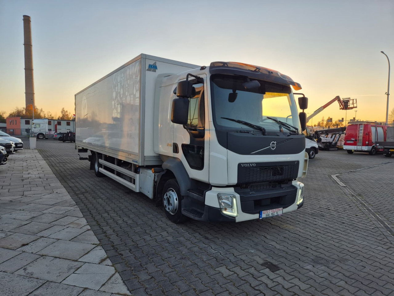 Volvo FL 240 - مبردة شاحنة: صور 4 Volvo FL 240 - مبردة شاحنة: صور 4