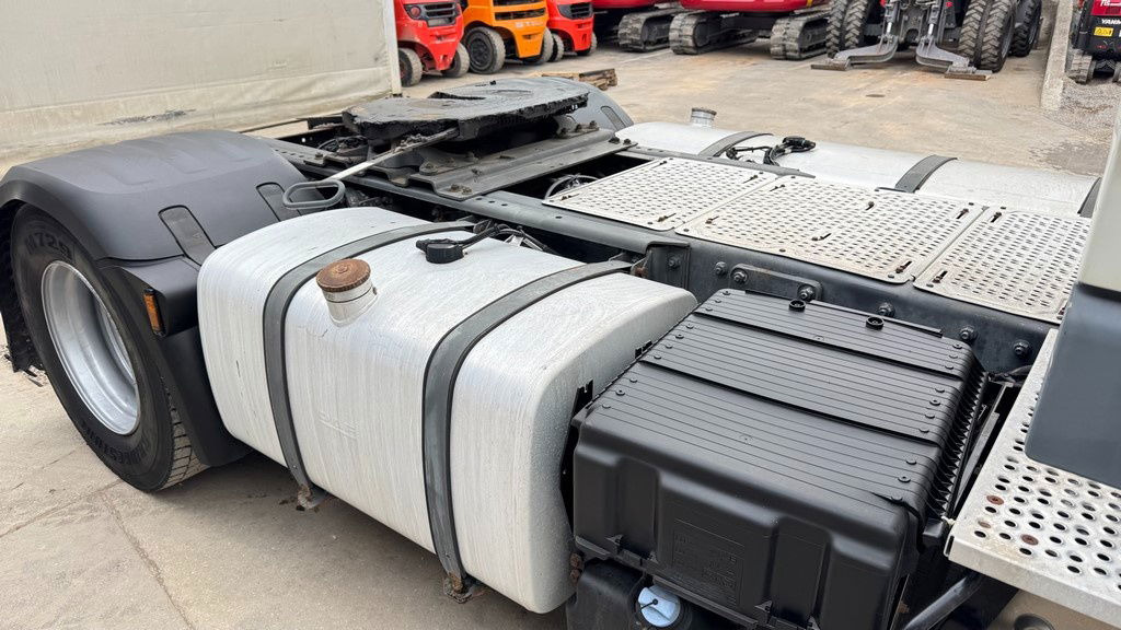 DAF XF 460 FT 4x2 tractor unit - retarder - شاحنة جرار: صور 4 DAF XF 460 FT 4x2 tractor unit - retarder - شاحنة جرار: صور 4