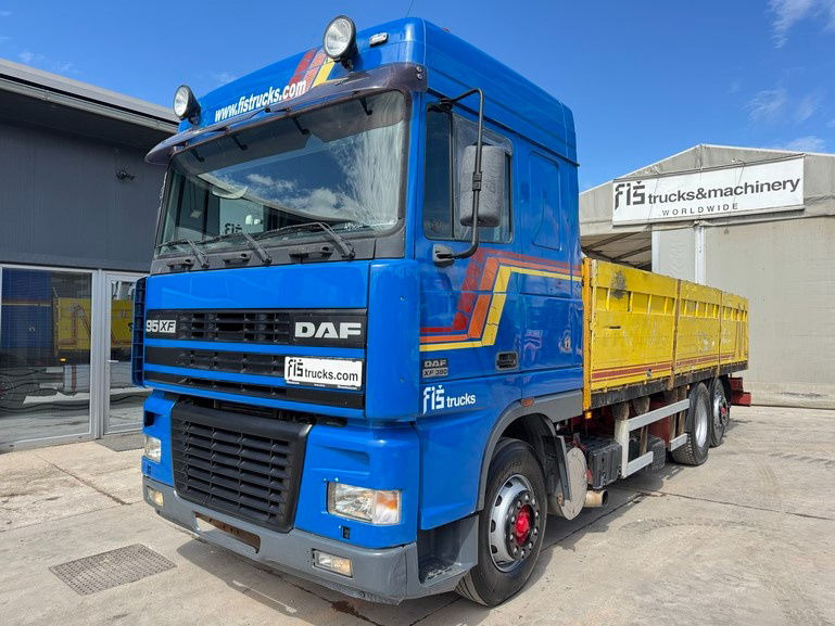 DAF XF 95.380 6X2 stake body - air condition - شاحنات مسطحة: صور 1 DAF XF 95.380 6X2 stake body - air condition - شاحنات مسطحة: صور 1