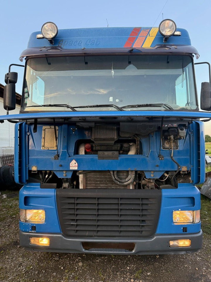 DAF XF 95.380 6X2 stake body - شاحنات مسطحة: صور 4 DAF XF 95.380 6X2 stake body - شاحنات مسطحة: صور 4