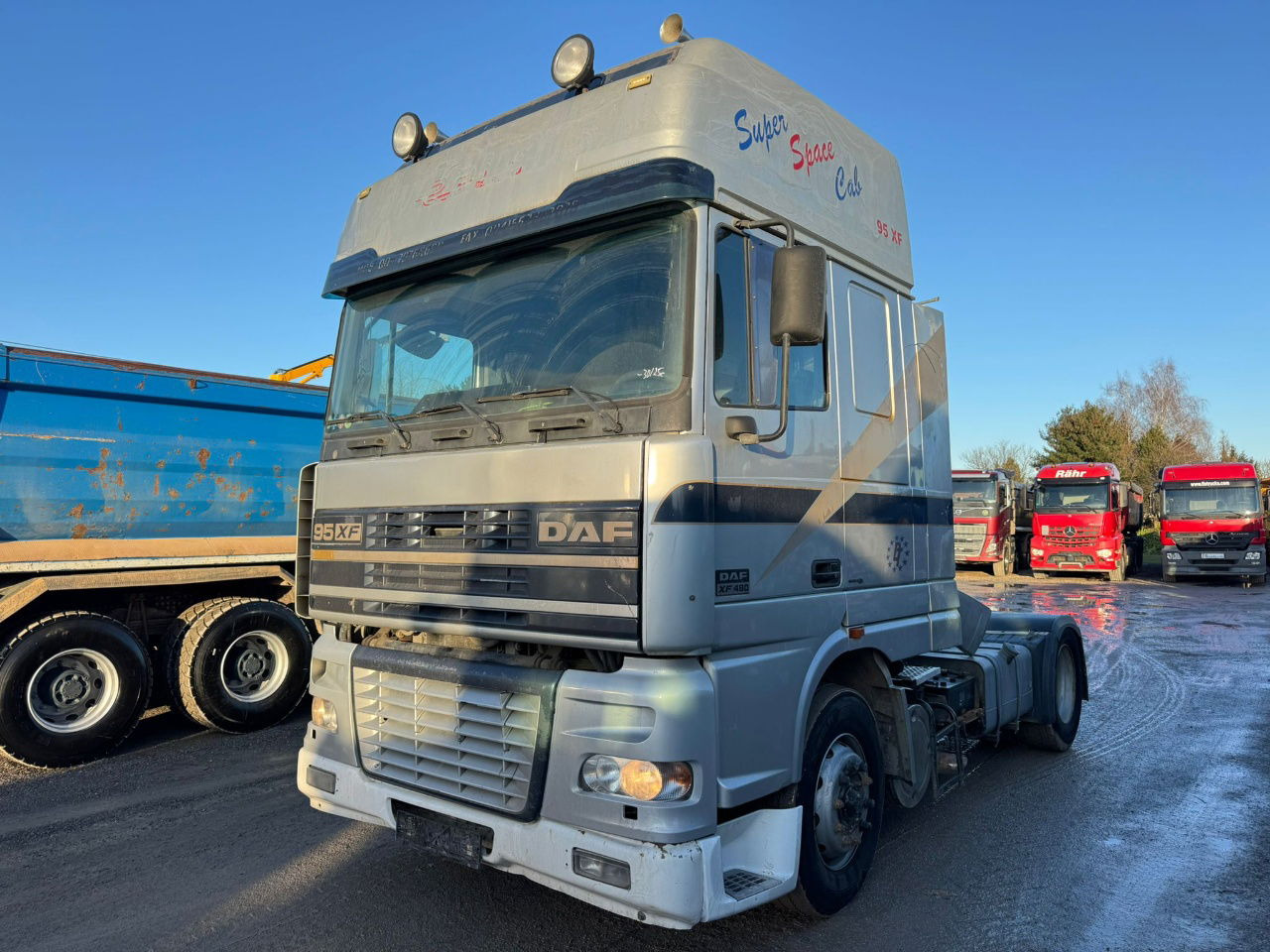 DAF XF 95.480 4x2 tractor unit - euro 3 - شاحنة جرار: صور 1 DAF XF 95.480 4x2 tractor unit - euro 3 - شاحنة جرار: صور 1