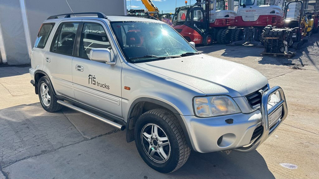 Honda CRV 2.0 - Petrol - AIR Condition - 5 Doors - سيارة دفع رباعي: صور 3 Honda CRV 2.0 - Petrol - AIR Condition - 5 Doors - سيارة دفع رباعي: صور 3