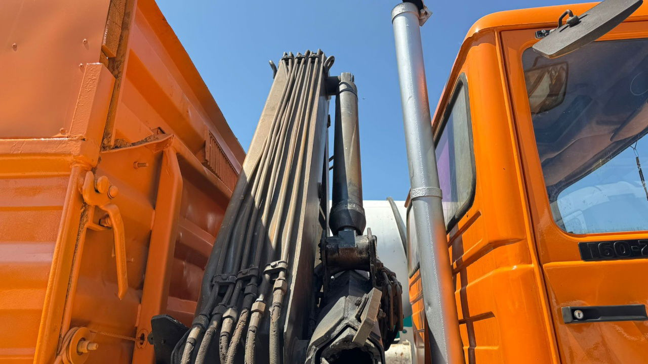 Iveco 160-23 4x4 tipper - crane 9m - قلابات: صور 4 Iveco 160-23 4x4 tipper - crane 9m - قلابات: صور 4