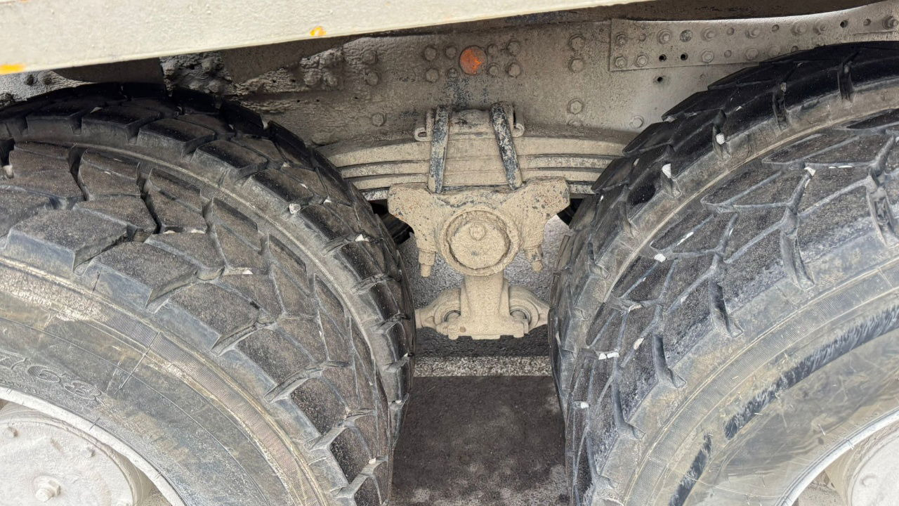 Iveco Trakker AD340TB45 8x4 mixer 10m3 إيجار Iveco Trakker AD340TB45 8x4 mixer 10m3: صور 16