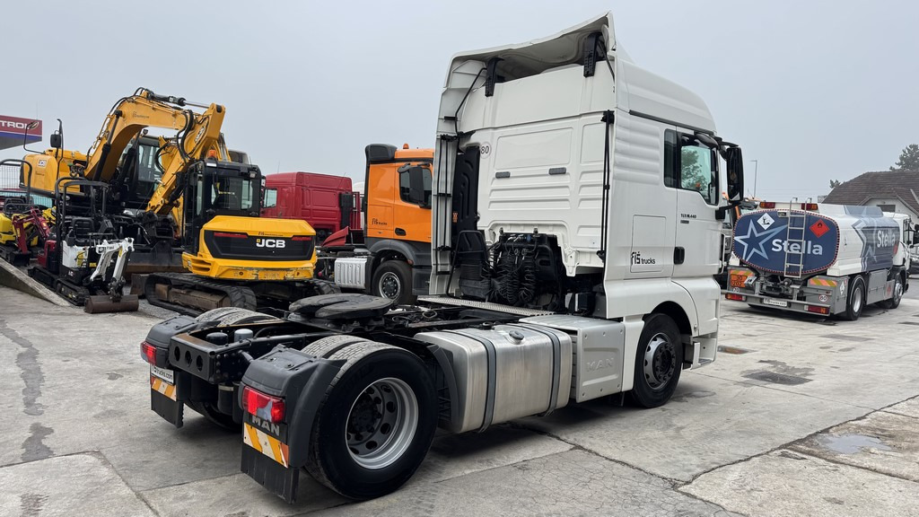 MAN TGX 18.440 4X2 tractor unit - retarder - شاحنة جرار: صور 4 MAN TGX 18.440 4X2 tractor unit - retarder - شاحنة جرار: صور 4