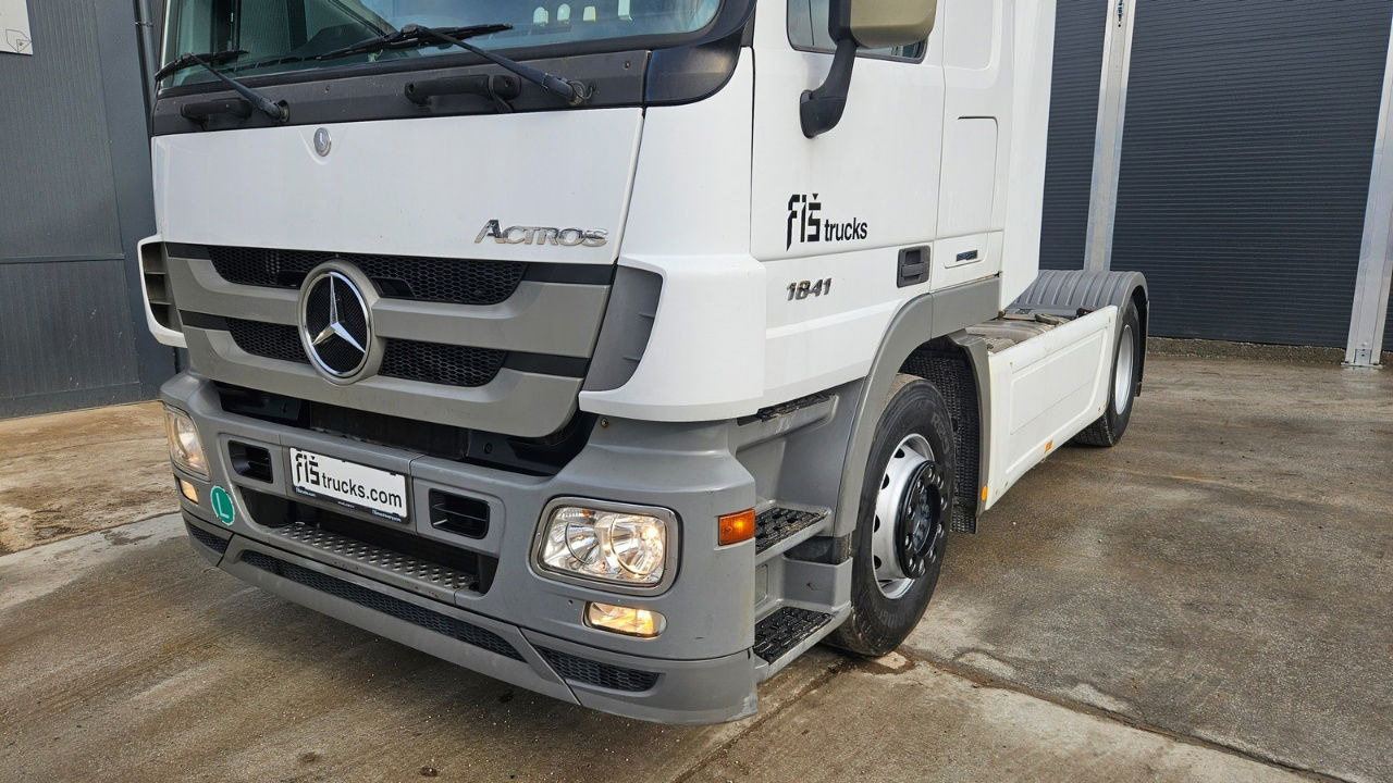 Mercedes-Benz Actros 1841 4x2 tractor unit - retarder - شاحنة جرار: صور 2 Mercedes-Benz Actros 1841 4x2 tractor unit - retarder - شاحنة جرار: صور 2