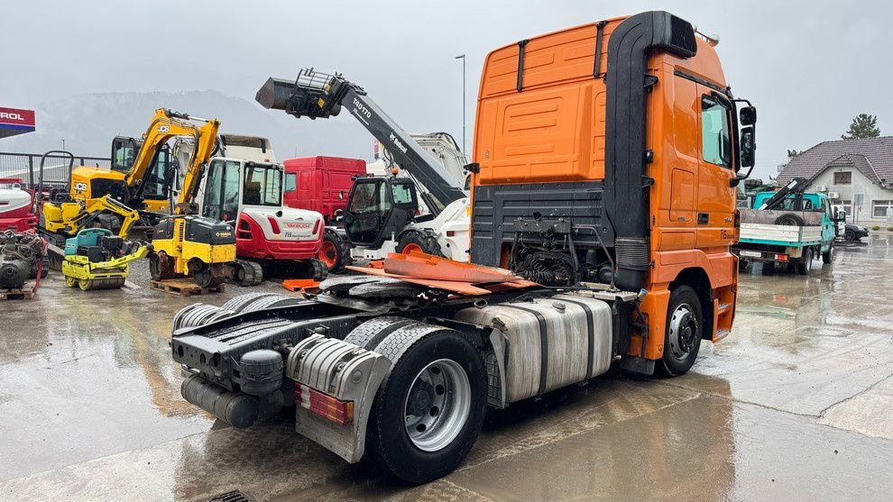 Mercedes-Benz Actros 1844 4x2 - tractor unit - retarder - شاحنة جرار: صور 5 Mercedes-Benz Actros 1844 4x2 - tractor unit - retarder - شاحنة جرار: صور 5