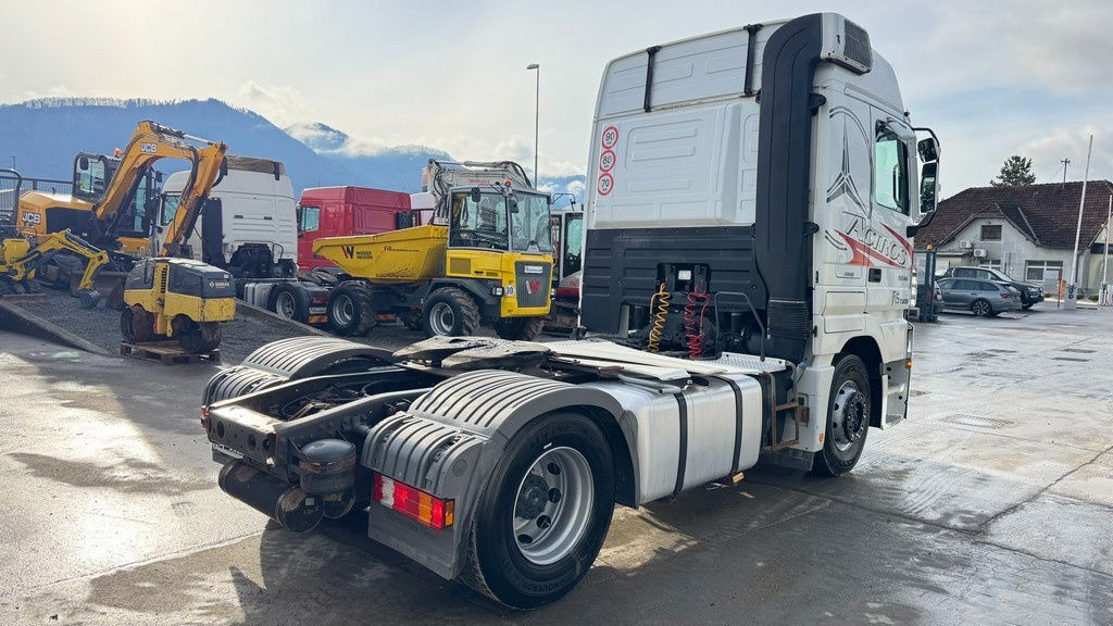 Mercedes-Benz Actros 1844 LS 4x2 tractor unit - clutch - شاحنة جرار: صور 3 Mercedes-Benz Actros 1844 LS 4x2 tractor unit - clutch - شاحنة جرار: صور 3