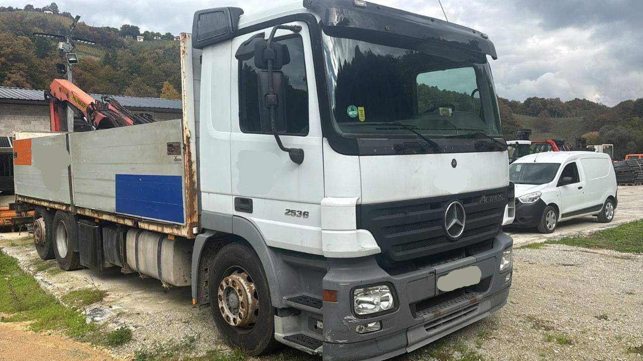 Mercedes-Benz Actros 2536 L 6x2 stake body - lifting axle - شاحنات مسطحة: صور 3 Mercedes-Benz Actros 2536 L 6x2 stake body - lifting axle - شاحنات مسطحة: صور 3