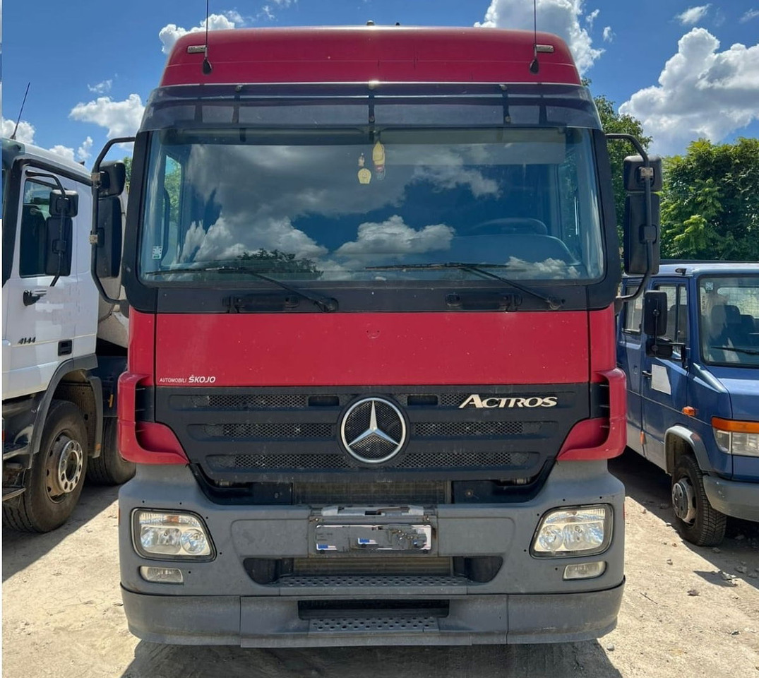 Mercedes-Benz Actros 3346 S 6X4 Tractor Unit - Complete Spring - شاحنة جرار: صور 2 Mercedes-Benz Actros 3346 S 6X4 Tractor Unit - Complete Spring - شاحنة جرار: صور 2