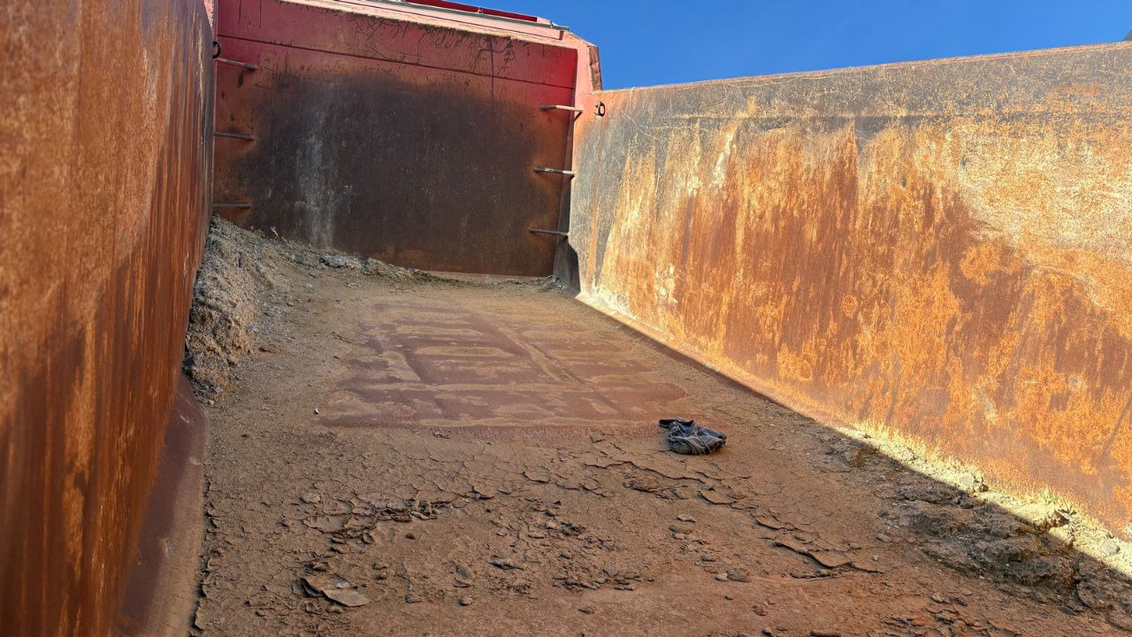 قلابات Mercedes-Benz Actros 4141 K 8x6 tipper - 19m3 - spring suspension: صور 10 قلابات Mercedes-Benz Actros 4141 K 8x6 tipper - 19m3 - spring suspension: صور 10