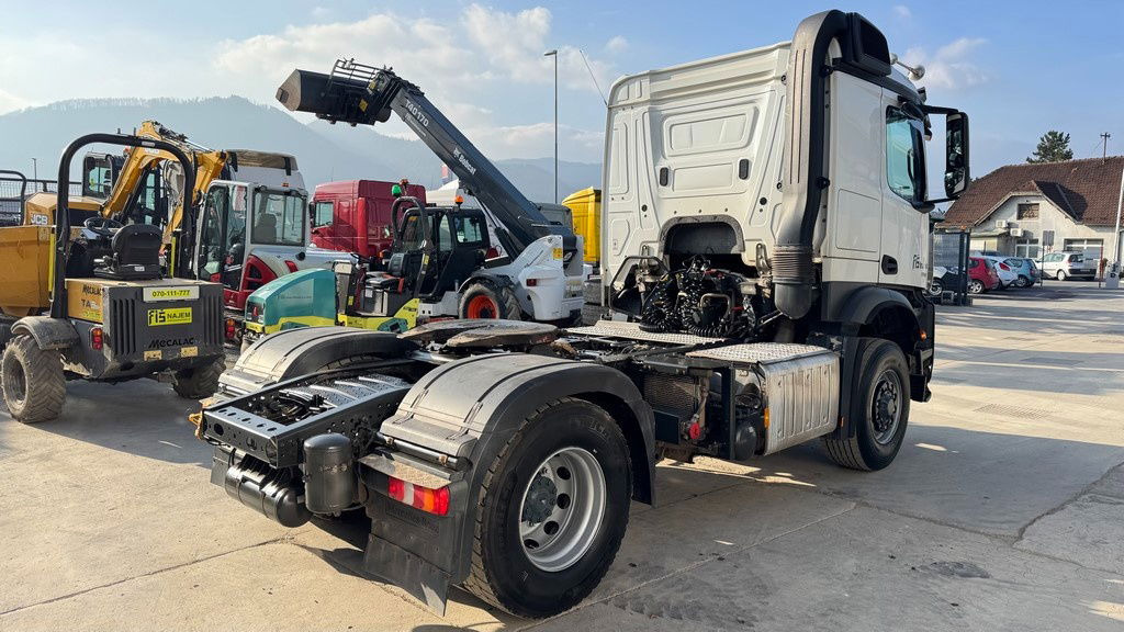 Mercedes-Benz Arocs 1851 LS HAD 4X4 - Euro 6 - retarder - tipper hydraulics - شاحنة جرار: صور 5 Mercedes-Benz Arocs 1851 LS HAD 4X4 - Euro 6 - retarder - tipper hydraulics - شاحنة جرار: صور 5