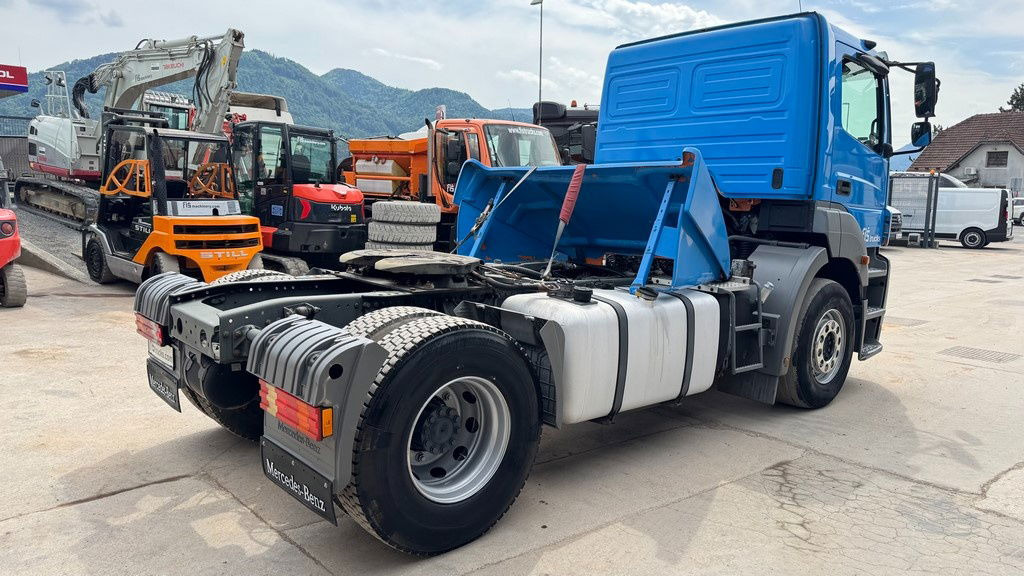 Mercedes-Benz Axor 1840 LS 4x2 tipper hydraulics - شاحنة جرار: صور 5 Mercedes-Benz Axor 1840 LS 4x2 tipper hydraulics - شاحنة جرار: صور 5