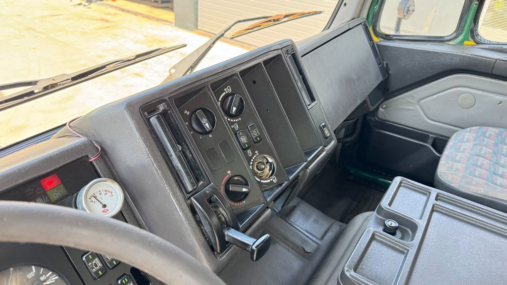 Mercedes-Benz SK 3235 8X4 tipper - V8 إيجار Mercedes-Benz SK 3235 8X4 tipper - V8: صور 26 Mercedes-Benz SK 3235 8X4 tipper - V8 إيجار Mercedes-Benz SK 3235 8X4 tipper - V8: صور 26