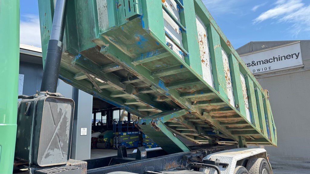 Mercedes-Benz SK 3235 8X4 tipper - V8 إيجار Mercedes-Benz SK 3235 8X4 tipper - V8: صور 7 Mercedes-Benz SK 3235 8X4 tipper - V8 إيجار Mercedes-Benz SK 3235 8X4 tipper - V8: صور 7