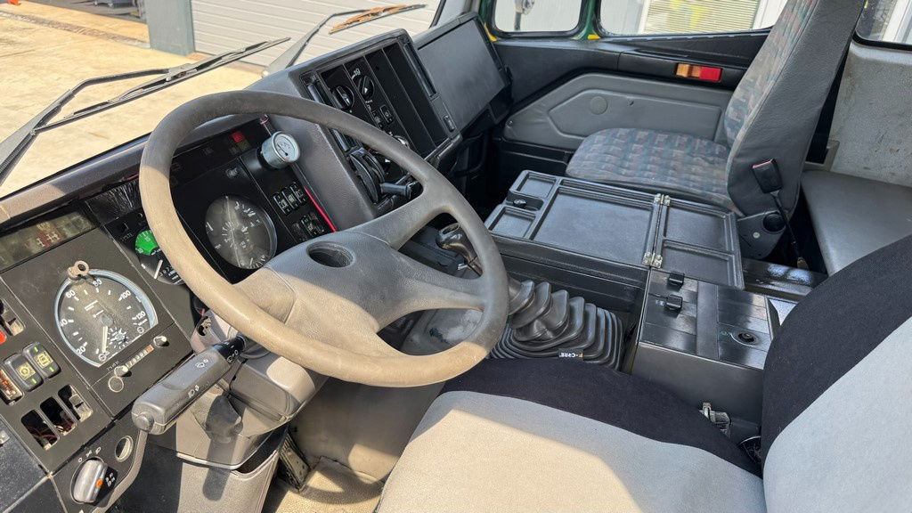 Mercedes-Benz SK 3235 8X4 tipper - V8 إيجار Mercedes-Benz SK 3235 8X4 tipper - V8: صور 24 Mercedes-Benz SK 3235 8X4 tipper - V8 إيجار Mercedes-Benz SK 3235 8X4 tipper - V8: صور 24