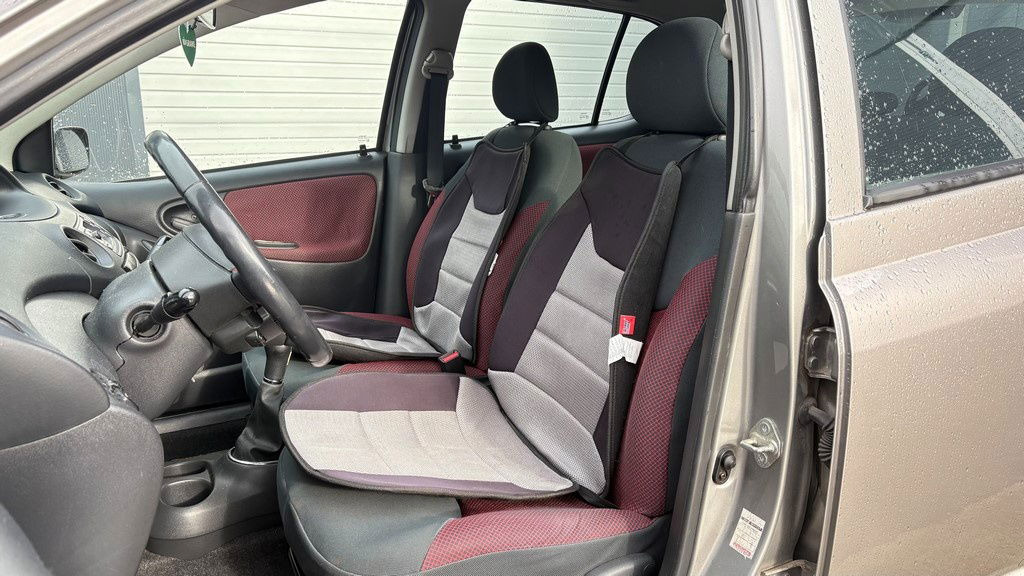 هاتشباك Toyota Yaris 1.3 - Petrol - 5 Doors - AC: صور 7 هاتشباك Toyota Yaris 1.3 - Petrol - 5 Doors - AC: صور 7