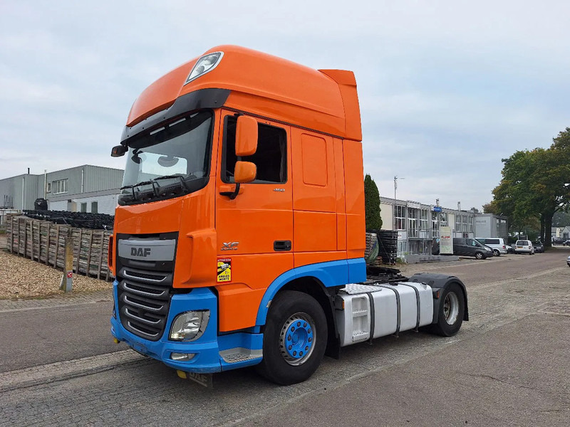 DAF XF 460 XF 460 MET ZF RETARDER - شاحنة جرار: صور 1 DAF XF 460 XF 460 MET ZF RETARDER - شاحنة جرار: صور 1