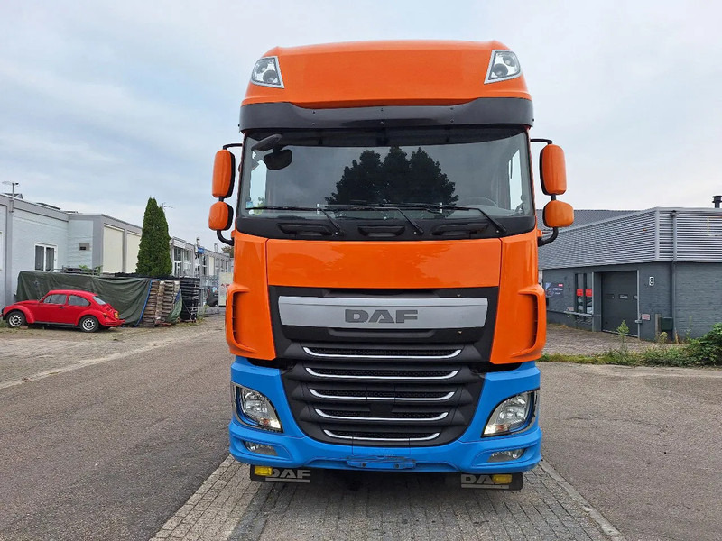 DAF XF 460 XF 460 MET ZF RETARDER - شاحنة جرار: صور 2 DAF XF 460 XF 460 MET ZF RETARDER - شاحنة جرار: صور 2