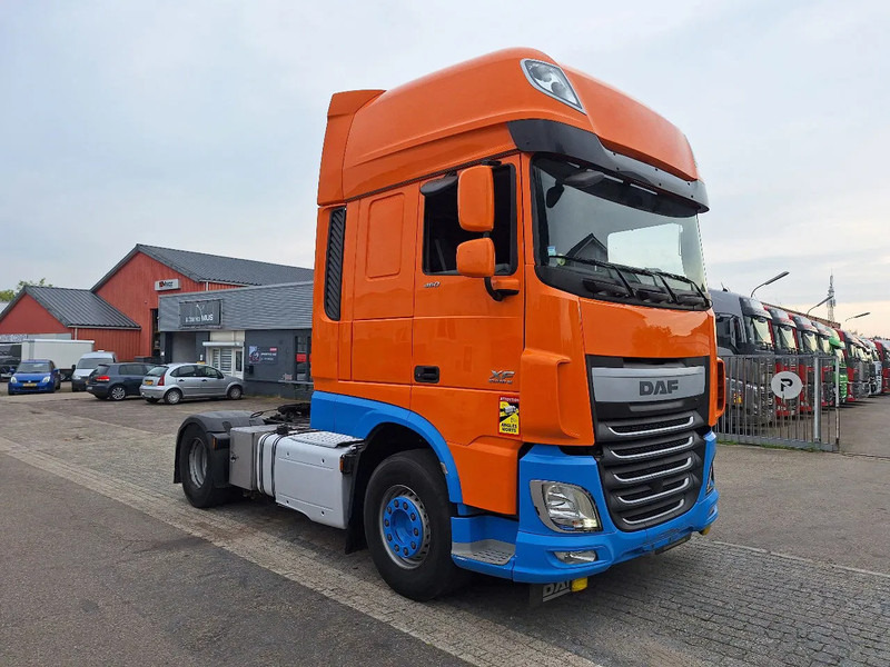 DAF XF 460 XF 460 MET ZF RETARDER - شاحنة جرار: صور 3 DAF XF 460 XF 460 MET ZF RETARDER - شاحنة جرار: صور 3