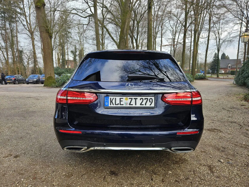 Mercedes-Benz E-Klasse E-Klasse - سيارة: صور 5 Mercedes-Benz E-Klasse E-Klasse - سيارة: صور 5