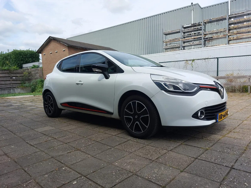 Renault Clio Clio 0.9 TCE - هاتشباك: صور 2 Renault Clio Clio 0.9 TCE - هاتشباك: صور 2