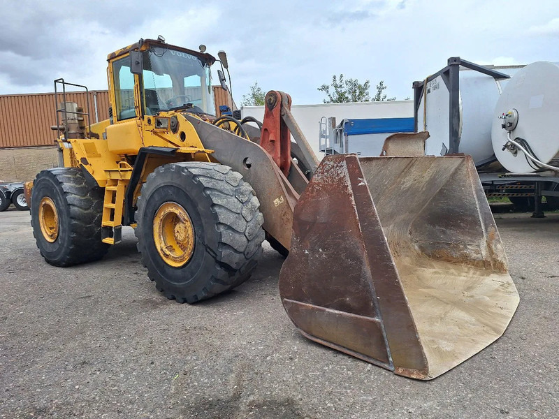 Volvo L220D - اللودر بعجل: صور 1 Volvo L220D - اللودر بعجل: صور 1