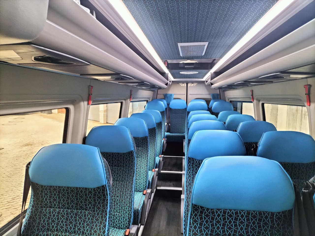 Mercedes Benz Sprinter 519cdi / Reisebus / ATOS 22+1+1 / Automatik / Telma / TV / Kühlschrank / USB - حافلة صغيرة, ميكروباص: صور 5 Mercedes Benz Sprinter 519cdi / Reisebus / ATOS 22+1+1 / Automatik / Telma / TV / Kühlschrank / USB - حافلة صغيرة, ميكروباص: صور 5