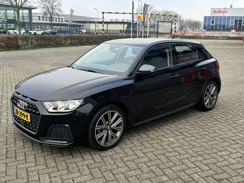 Audi A1 Sportback 25 TFSI Carplay NL Auto Epic Sportback - سيارة: صور 4 Audi A1 Sportback 25 TFSI Carplay NL Auto Epic Sportback - سيارة: صور 4