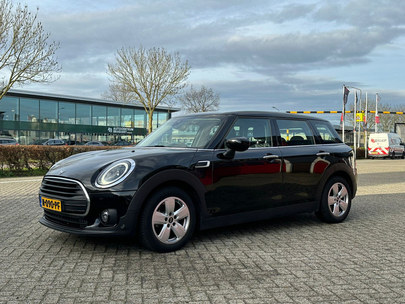 MINI Clubman ONE 1.5 APK 09-12-2027 Apple Carplay - سيارة: صور 2 MINI Clubman ONE 1.5 APK 09-12-2027 Apple Carplay - سيارة: صور 2