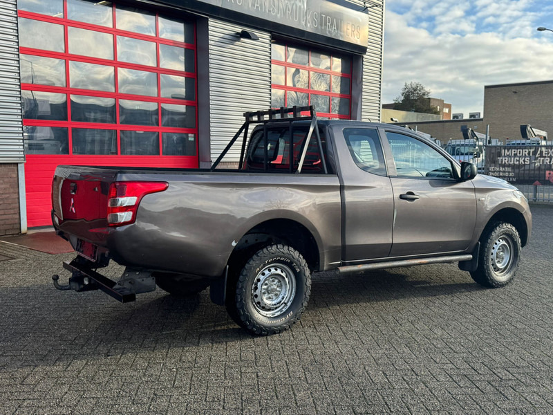 Mitsubishi L200 4*4 airco - شاحنة البيك أب: صور 5 Mitsubishi L200 4*4 airco - شاحنة البيك أب: صور 5