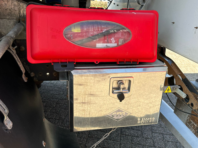شاحنة صهريج Renault Premium 300.19: صور 12