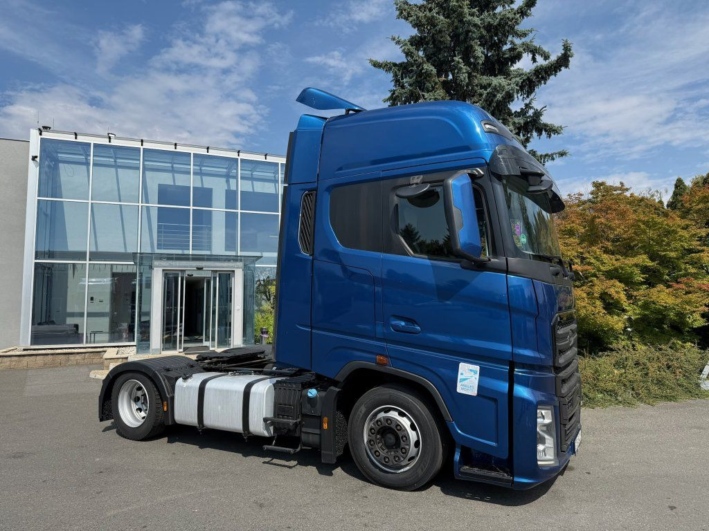 Ford F-MAX EURO 6 - شاحنة جرار: صور 3 Ford F-MAX EURO 6 - شاحنة جرار: صور 3