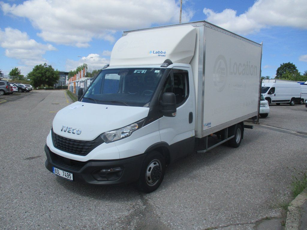 Iveco 35C16 Daily 3,0l - الشاحنات الصغيرة صندوق مغلق: صور 1 Iveco 35C16 Daily 3,0l - الشاحنات الصغيرة صندوق مغلق: صور 1