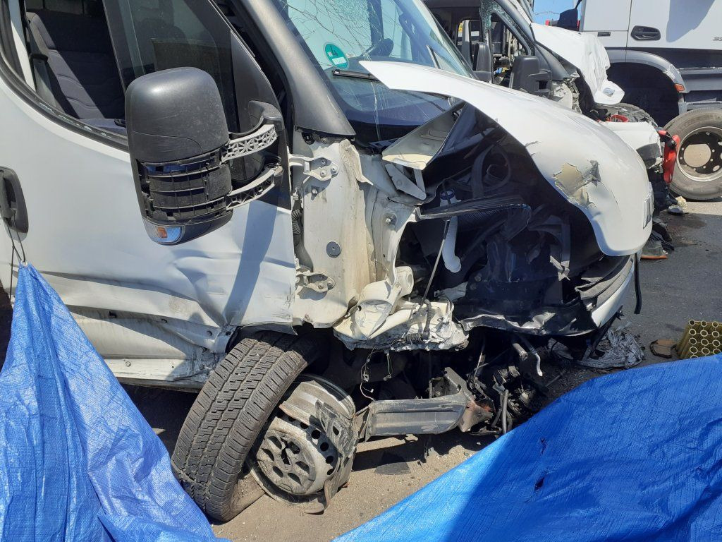 Iveco Daily 35S16 mit LBW DAMAGED - الشاحنات الصغيرة صندوق مغلق: صور 3 Iveco Daily 35S16 mit LBW DAMAGED - الشاحنات الصغيرة صندوق مغلق: صور 3