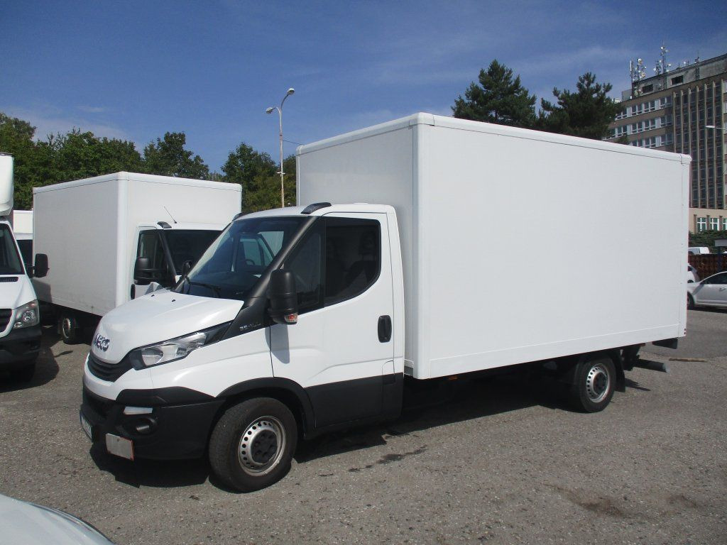 Iveco Daily 35S16 - الشاحنات الصغيرة صندوق مغلق: صور 1 Iveco Daily 35S16 - الشاحنات الصغيرة صندوق مغلق: صور 1