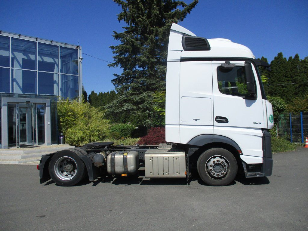 Mercedes-Benz 1845 Actros EURO 6 MEGA/lowdeck - شاحنة جرار: صور 4 Mercedes-Benz 1845 Actros EURO 6 MEGA/lowdeck - شاحنة جرار: صور 4